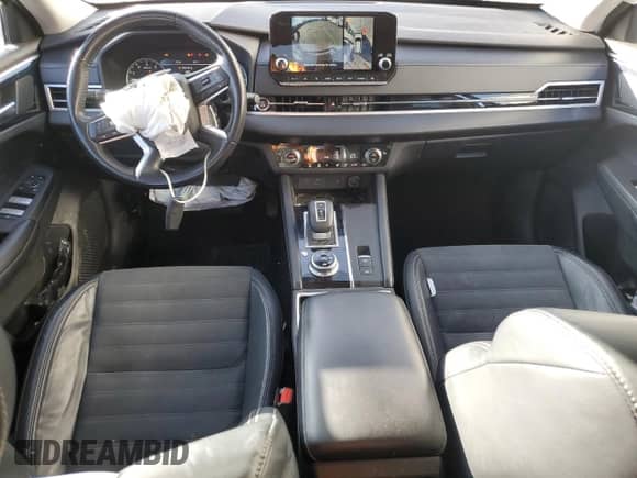 2022 Mitsubishi Outlander SE with VIN JA4J4UA80NZ036367, listed as a Copart auction lot 81323985 with 38,663 mi miles and Salvage title. Bid and sale history available at DreamBid. Image 8.