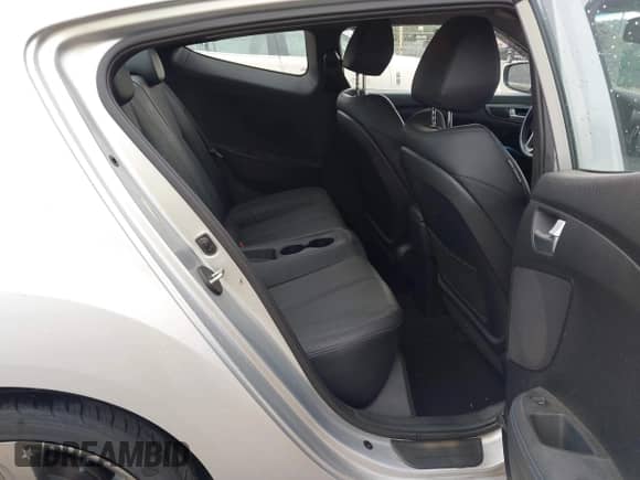 2013 Hyundai Veloster Turbo z VIN KMHTC6AE2DU130048, wystawiony jako IAAI lot #42384247 z przebiegiem 110 992 mil mil oraz . Historia ofert i sprzedaży dostępna na DreamBid. Obrazek 8.