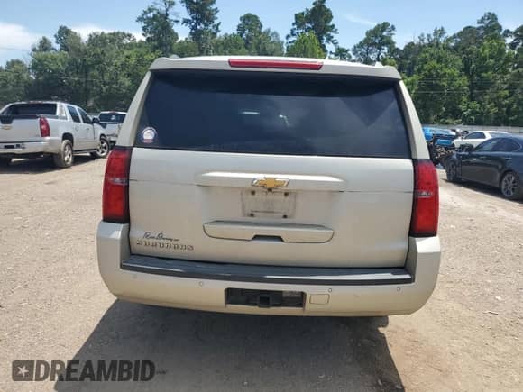2017 Chevrolet Suburban LT с VIN 1GNSCHKCXHR296021, выставлен на аукционе Copart как лот 61767585 с пробегом 211 282 миль миль и Списание • Salvage title. История ставок и продаж доступна на DreamBid. Изображение 6.