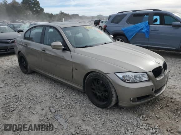 2009 BMW 3 Series 328i с VIN WBAPH77539NM27137, выставлен на аукционе Copart как лот 86623085 с пробегом 151 175 миль миль и Списание • Salvage title. История ставок и продаж доступна на DreamBid. Изображение 4.