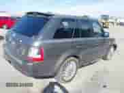 2011 Land Rover Range Rover Sport HSE z VIN SALSF2D4XBA279057, wystawiony jako IAAI lot #43443023 z przebiegiem 153 554 mil mil oraz . Historia ofert i sprzedaży dostępna na DreamBid. Obrazek 4.