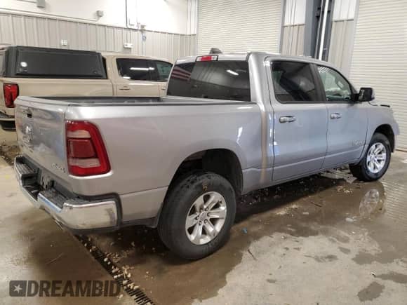 2024 Ram 1500 Laramie z VIN 1C6SRFJTXRN223910, wystawiony jako Copart lot #80085805 z przebiegiem 37 787 mil mil oraz Czysty tytuł • Clean title. Historia ofert i sprzedaży dostępna na DreamBid. Obrazek 3.