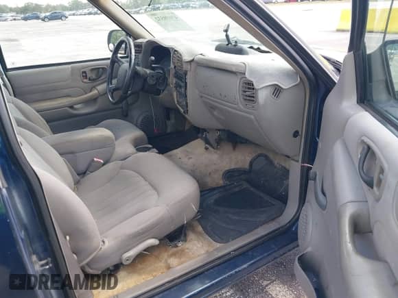 2003 Chevrolet S-10 Fleet с VIN 1GCCS14H638112255, выставлен на аукционе IAAI как лот 43059532 с пробегом 215 844 миль миль и . История ставок и продаж доступна на DreamBid. Изображение 5.