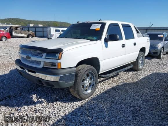 2005 Chevrolet Avalanche Z71 with VIN 3GNEK12Z45G248702, listed as a IAAI auction lot 43472461 with 200,062 mi miles and . Bid and sale history available at DreamBid. Image 2.