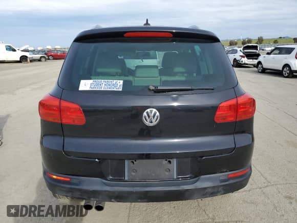 2013 Volkswagen Tiguan SE z VIN WVGAV3AX8DW059220, wystawiony jako Copart lot #49921455 z przebiegiem 138 666 mil mil oraz Szkoda całkowita • Salvage title. Historia ofert i sprzedaży dostępna na DreamBid. Obrazek 6.