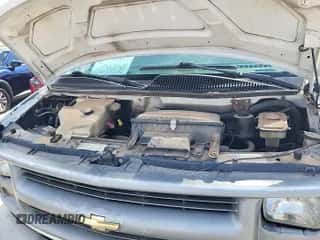 2000 Chevrolet Express с VIN 1GCHG39R6Y1235834, выставлен на аукционе IAAI как лот 42294494 с пробегом 254 177 миль миль и . История ставок и продаж доступна на DreamBid. Изображение 1.