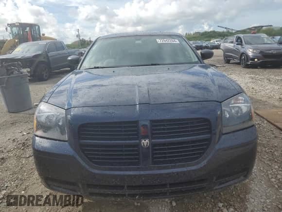 2005 Dodge Magnum SE with VIN 2D4FV48V45H555512, listed as a Copart auction lot 72642264 with 88,271 mi miles and Salvage title. Bid and sale history available at DreamBid. Image 5.
