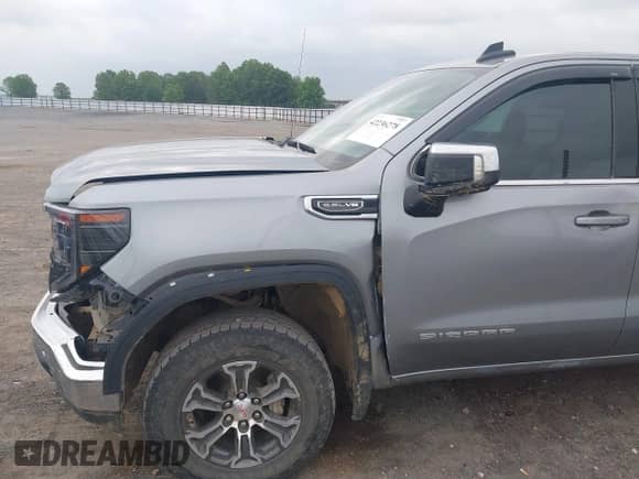 2024 GMC Sierra 1500 SLE with VIN 1GTUUBED1RZ120282, listed as a IAAI auction lot 42236278 with Not provided miles and . Bid and sale history available at DreamBid. Image 19.