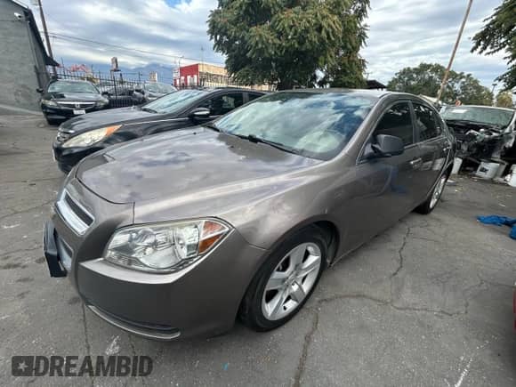 2012 Chevrolet Malibu 1FL z VIN 1G1ZA5E09CF273832, wystawiony jako Copart lot #86339815 z przebiegiem 141 839 mil mil oraz Czysty tytuł • Clean title. Historia ofert i sprzedaży dostępna na DreamBid. Obrazek 2.