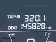 2013 Hyundai Elantra GLS z VIN 5NPDH4AE6DH333355, wystawiony jako IAAI lot #42822948 z przebiegiem 145 828 mil mil oraz . Historia ofert i sprzedaży dostępna na DreamBid. Obrazek 15.