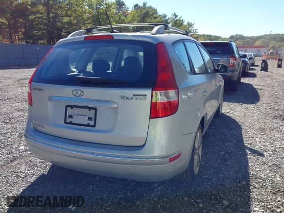 2011 Hyundai Elantra GLS z VIN KMHDC8AE9BU104320, wystawiony jako IAAI lot #43425615 z przebiegiem 178 505 mil mil oraz . Historia ofert i sprzedaży dostępna na DreamBid. Obrazek 4.