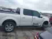 2018 Ford F-150 XL z VIN 1FTEW1CG0JFB57240, wystawiony jako IAAI lot #41260703 z przebiegiem 201 426 mil mil oraz . Historia ofert i sprzedaży dostępna na DreamBid. Obrazek 13.