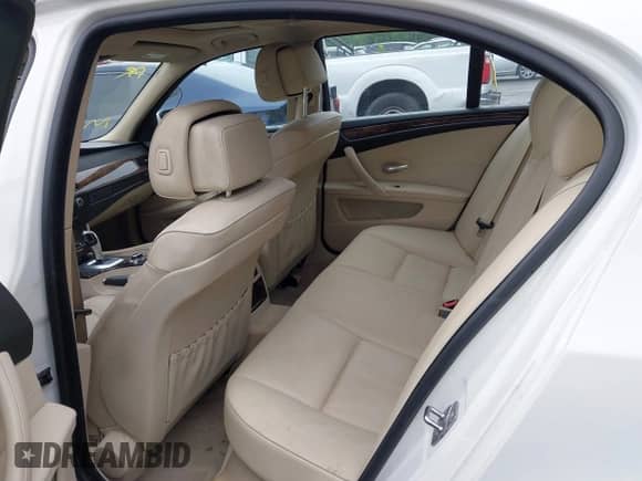 2010 BMW 5 Series 535i xDrive z VIN WBANV9C59AC138345, wystawiony jako IAAI lot #42511864 z przebiegiem 137 258 mil mil oraz . Historia ofert i sprzedaży dostępna na DreamBid. Obrazek 8.