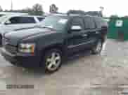 2011 Chevrolet Tahoe LTZ z VIN 1GNSCCE00BR206838, wystawiony jako IAAI lot #42854734 z przebiegiem 266 312 mil mil oraz . Historia ofert i sprzedaży dostępna na DreamBid. Obrazek 2.