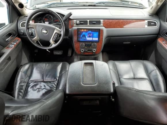 2011 Chevrolet Silverado 2500HD LTZ z VIN 1GC1KYC89BF260220, wystawiony jako Copart lot #57299895 z przebiegiem 223 957 mil mil oraz Czysty tytuł • Clean title. Historia ofert i sprzedaży dostępna na DreamBid. Obrazek 8.