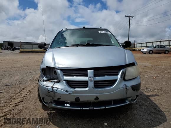 2005 Dodge Caravan SXT с VIN 2D8GP44L85R443551, выставлен на аукционе Copart как лот 56646205 с пробегом 275 361 миль миль и Списание • Salvage title. История ставок и продаж доступна на DreamBid. Изображение 5.