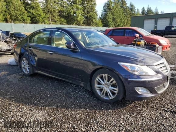 2013 Hyundai Genesis 3.8L с VIN KMHGC4DD8DU236979, выставлен на аукционе Copart как лот 84058555 с пробегом 107 198 миль миль и Списание • Salvage title. История ставок и продаж доступна на DreamBid. Изображение 4.