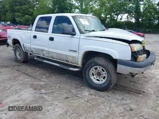 2003 Chevrolet Silverado 1500HD LS с VIN 1GCGK13U23F157723, выставлен на аукционе IAAI как лот 42259172 с пробегом 220 960 миль миль и . История ставок и продаж доступна на DreamBid. Изображение 1.