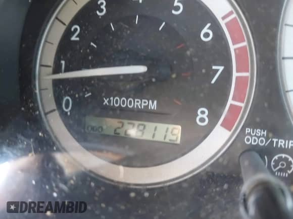 2004 Toyota Sienna XLE z VIN 5TDZA22C34S128243, wystawiony jako IAAI lot #43219663 z przebiegiem 228 119 mil mil oraz . Historia ofert i sprzedaży dostępna na DreamBid. Obrazek 15.