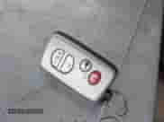 2007 Toyota Camry z VIN JTNBB46K573007985, wystawiony jako IAAI lot #43351019 z przebiegiem 231 589 mil mil oraz . Historia ofert i sprzedaży dostępna na DreamBid. Obrazek 11.