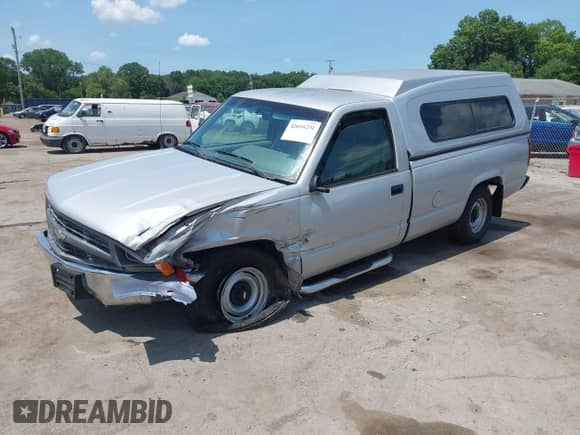 1995 Chevrolet Silverado 1500 z VIN 1GCEC14Z2SZ122630, wystawiony jako IAAI lot #42616231 z przebiegiem Nie podano mil oraz . Historia ofert i sprzedaży dostępna na DreamBid. Obrazek 18.