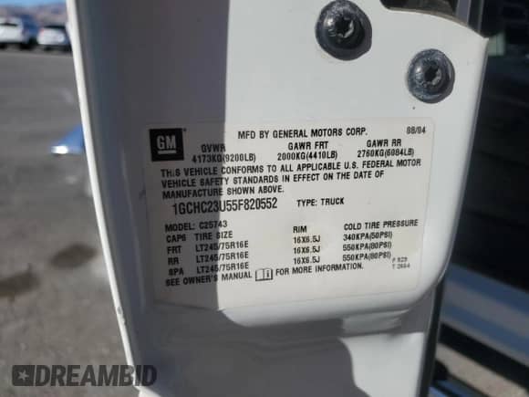 2005 Chevrolet Silverado 2500HD LT z VIN 1GCHC23U55F820552, wystawiony jako Copart lot #85942615 z przebiegiem 131 454 mil mil oraz Szkoda całkowita • Salvage title. Historia ofert i sprzedaży dostępna na DreamBid. Obrazek 12.