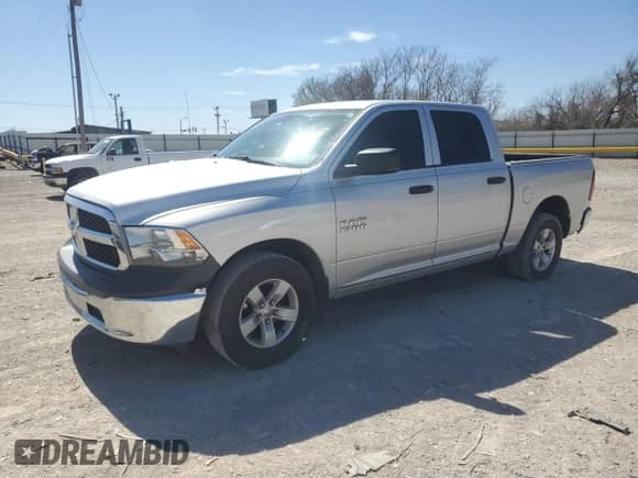 2016 Ram 1500 Tradesman z VIN 1C6RR6KG6GS136455, wystawiony jako Copart lot #49250535 z przebiegiem 166 575 mil mil oraz Szkoda całkowita • Salvage title. Historia ofert i sprzedaży dostępna na DreamBid. Obrazek 1.