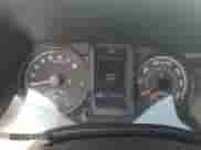2021 Toyota Tacoma SR с VIN 3TYRX5GN2MT032215, выставлен на аукционе Copart как лот 72005915 с пробегом 139 908 миль миль и Чистый • Clean title. История ставок и продаж доступна на DreamBid. Изображение 9.