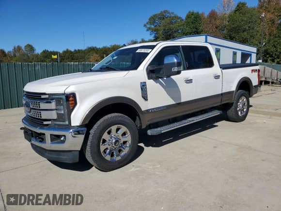 2019 Ford F-250 XL z VIN 1FT7W2BT6KEE09111, wystawiony jako Copart lot #69870255 z przebiegiem 29 789 mil mil oraz Szkoda całkowita • Salvage title. Historia ofert i sprzedaży dostępna na DreamBid. Obrazek 1.