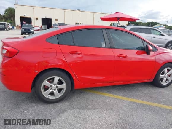 2018 Chevrolet Cruze LS с VIN 1G1BC5SM7J7123406, выставлен на аукционе IAAI как лот 43324237 с пробегом 82 239 миль миль и . История ставок и продаж доступна на DreamBid. Изображение 6.