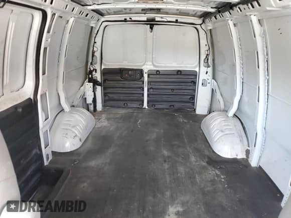 2023 Chevrolet Express Cargo с VIN 1GCWGAFP6P1180332, выставлен на аукционе Copart как лот 68127825 с пробегом 18 833 миль миль и Списание • Salvage title. История ставок и продаж доступна на DreamBid. Изображение 10.