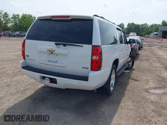 2007 Chevrolet Suburban LT с VIN 3GNFK16327G237694, выставлен на аукционе IAAI как лот 42542354 с пробегом 171 859 миль миль и . История ставок и продаж доступна на DreamBid. Изображение 4.