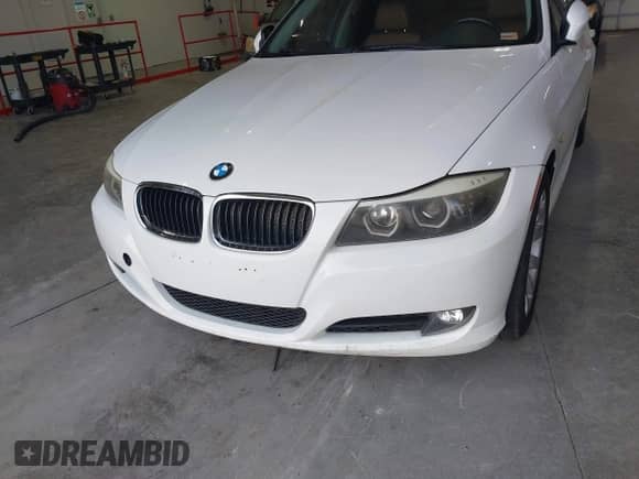 2011 BMW 3 Series 328i with VIN WBAPH7C54BE677451, listed as a IAAI auction lot 43201210 with 206,764 mi miles and . Bid and sale history available at DreamBid. Image 6.