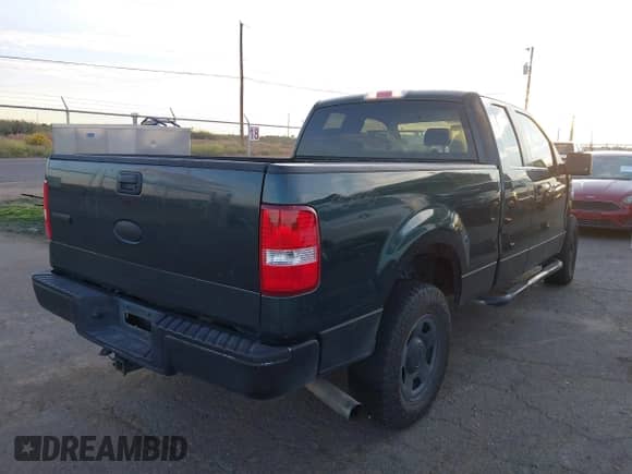 2005 Ford F-150 XLT z VIN 1FTPX14535FB19221, wystawiony jako IAAI lot #43425793 z przebiegiem 140 414 mil mil oraz . Historia ofert i sprzedaży dostępna na DreamBid. Obrazek 4.