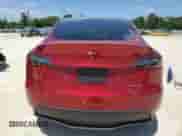 2024 Tesla Model Y Long Range z VIN 7SAYGDEE2RA286538, wystawiony jako Copart lot #61637635 z przebiegiem 5 354 mil mil oraz Szkoda całkowita • Salvage title. Historia ofert i sprzedaży dostępna na DreamBid. Obrazek 6.