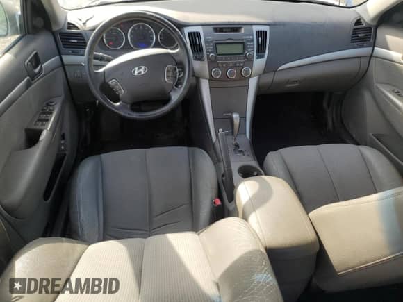 2010 Hyundai Sonata SE с VIN 5NPEU4AC0AH620278, выставлен на аукционе Copart как лот 55063295 с пробегом 199 077 миль миль и Списание • Salvage title. История ставок и продаж доступна на DreamBid. Изображение 8.