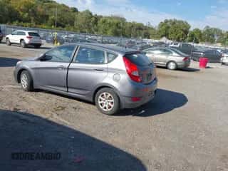 2013 Hyundai Accent GS z VIN KMHCT5AE0DU120452, wystawiony jako IAAI lot #43475552 z przebiegiem 344 879 mil mil oraz . Historia ofert i sprzedaży dostępna na DreamBid. Obrazek 3.