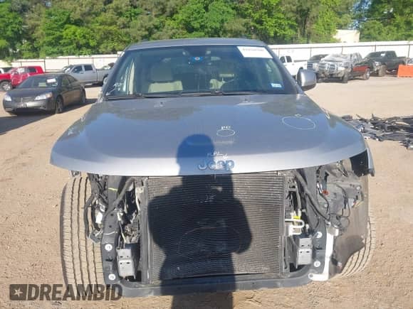 2017 Jeep Grand Cherokee 75th Anniversary z VIN 1C4RJFAG2HC816396, wystawiony jako IAAI lot #42010700 z przebiegiem 109 711 mil mil oraz . Historia ofert i sprzedaży dostępna na DreamBid. Obrazek 12.