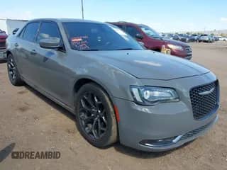 2018 Chrysler 300 S с VIN 2C3CCABG0JH211379, выставлен на аукционе IAAI как лот 42422706 с пробегом 116 894 миль миль и . История ставок и продаж доступна на DreamBid. Изображение 1.