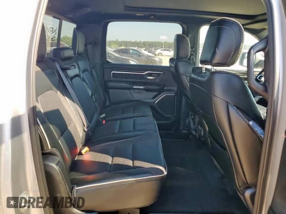 2025 Ram 1500 Laramie z VIN 1C6SRFJP3SN574859, wystawiony jako Copart lot #85328015 z przebiegiem 8 713 mil mil oraz Szkoda całkowita • Salvage title. Historia ofert i sprzedaży dostępna na DreamBid. Obrazek 10.