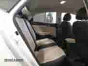 2019 Hyundai Accent SE z VIN 3KPC24A31KE061634, wystawiony jako Copart lot #82759355 z przebiegiem 110 099 mil mil oraz Czysty tytuł • Clean title. Historia ofert i sprzedaży dostępna na DreamBid. Obrazek 10.