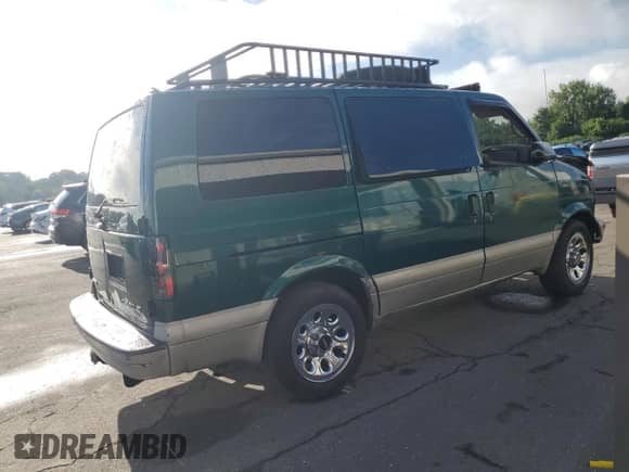 2004 Chevrolet Astro с VIN 1GNDM19X84B106399, выставлен на аукционе Copart как лот 64497185 с пробегом Не указан миль и Списание • Salvage title. История ставок и продаж доступна на DreamBid. Изображение 3.