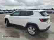 2022 Jeep Compass Latitude z VIN 3C4NJCBB8NT138205, wystawiony jako Copart lot #60247585 z przebiegiem 51 703 mil mil oraz Szkoda całkowita • Salvage title. Historia ofert i sprzedaży dostępna na DreamBid. Obrazek 2.