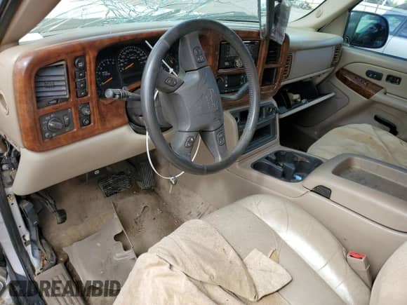 2004 Chevrolet Suburban Z71 z VIN 3GNFK16Z14G225097, wystawiony jako Copart lot #55961695 z przebiegiem Nie podano mil oraz Nie do naprawy • Non repairable. Historia ofert i sprzedaży dostępna na DreamBid. Obrazek 8.