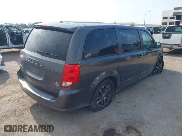 2015 Dodge Grand Caravan R/T with VIN 2C4RDGEG9FR568742, listed as a IAAI auction lot 43057038 with 208,155 mi miles and . Bid and sale history available at DreamBid. Image 4.