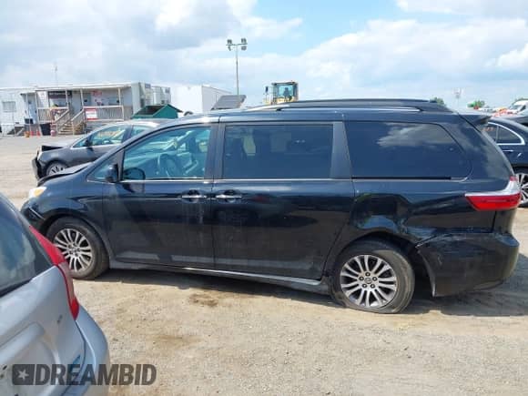 2019 Toyota Sienna XLE Auto Access Seat with VIN 5TDYZ3DC6KS005878, listed as a IAAI auction lot 42760886 with 79,914 mi miles and . Bid and sale history available at DreamBid. Image 14.