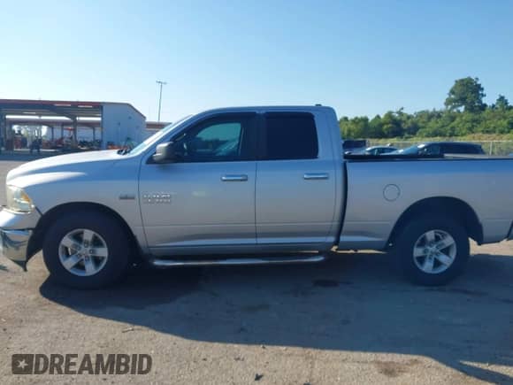 2014 Ram 1500 Big Horn z VIN 1C6RR6GT4ES120788, wystawiony jako IAAI lot #43279713 z przebiegiem 145 985 mil mil oraz . Historia ofert i sprzedaży dostępna na DreamBid. Obrazek 14.