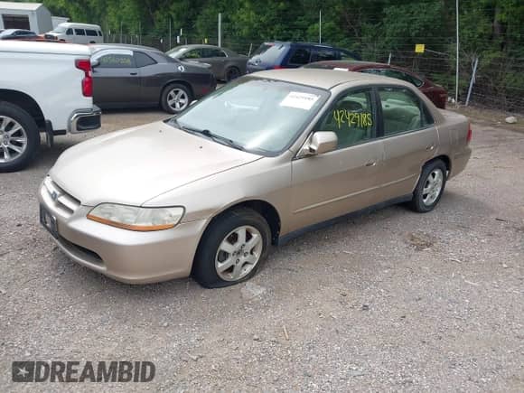 2000 Honda Accord SE with VIN 1HGCG5676YA055134, listed as a IAAI auction lot 42429185 with 160,835 mi miles and . Bid and sale history available at DreamBid. Image 2.
