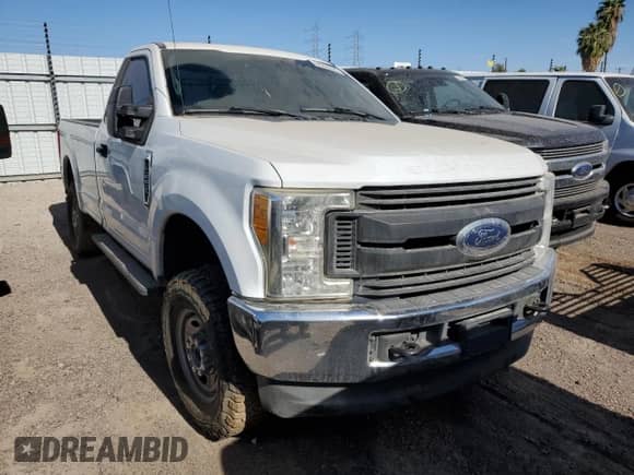 2017 Ford F-250 XLT с VIN 1FTBF2B63HED57918, выставлен на аукционе Copart как лот 64290245 с пробегом 185 318 миль миль и Списание • Salvage title. История ставок и продаж доступна на DreamBid. Изображение 4.
