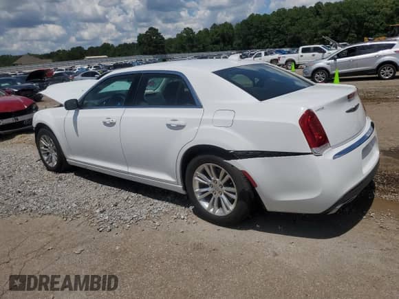2020 Chrysler 300 Touring с VIN 2C3CCAAG8LH250158, выставлен на аукционе Copart как лот 64755645 с пробегом 14 896 миль миль и Списание • Salvage title. История ставок и продаж доступна на DreamBid. Изображение 2.